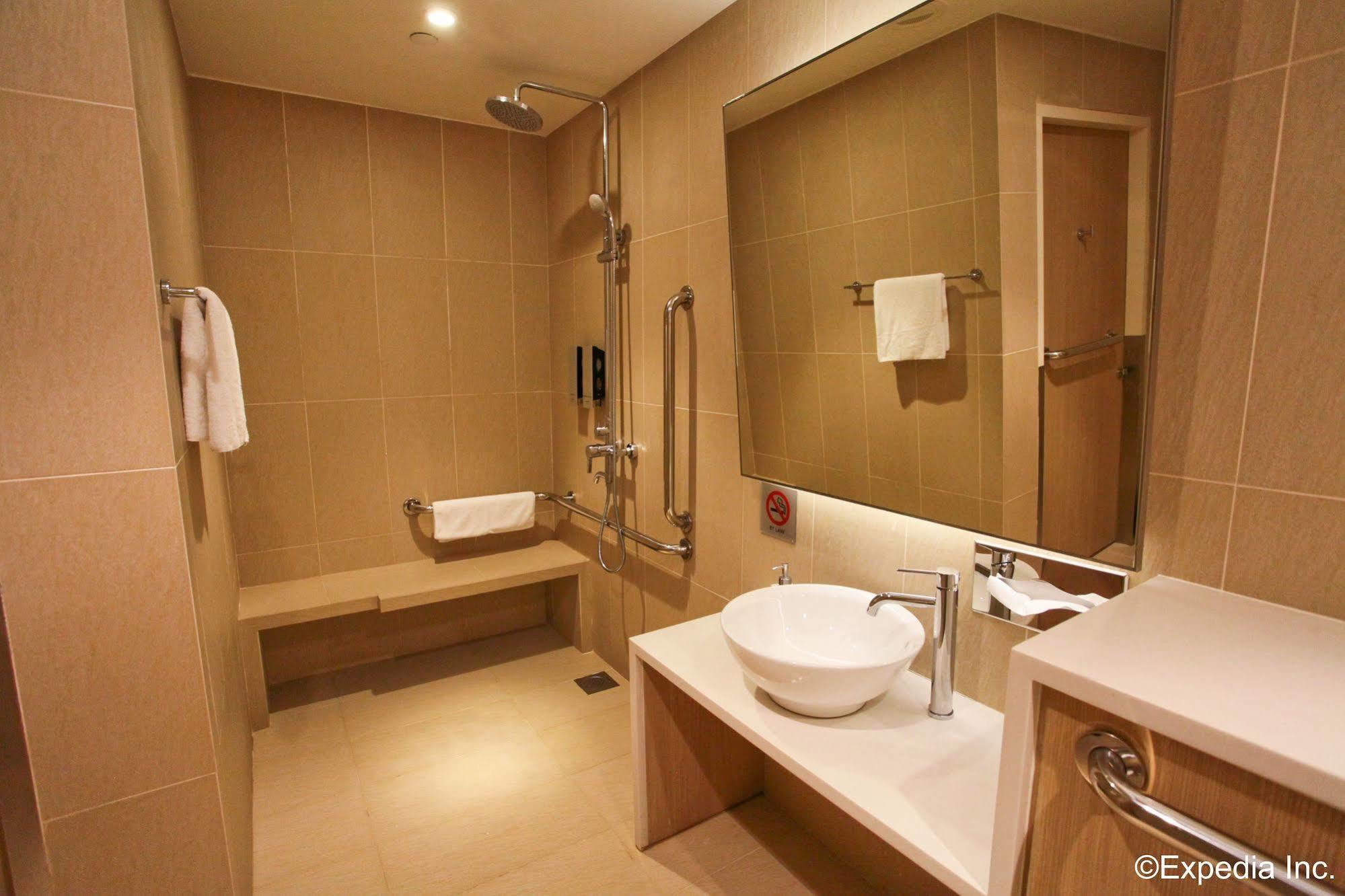 The Haven By Jetquay - Located In Public Arrival Hall Of Changi Airport Khách sạn 3*